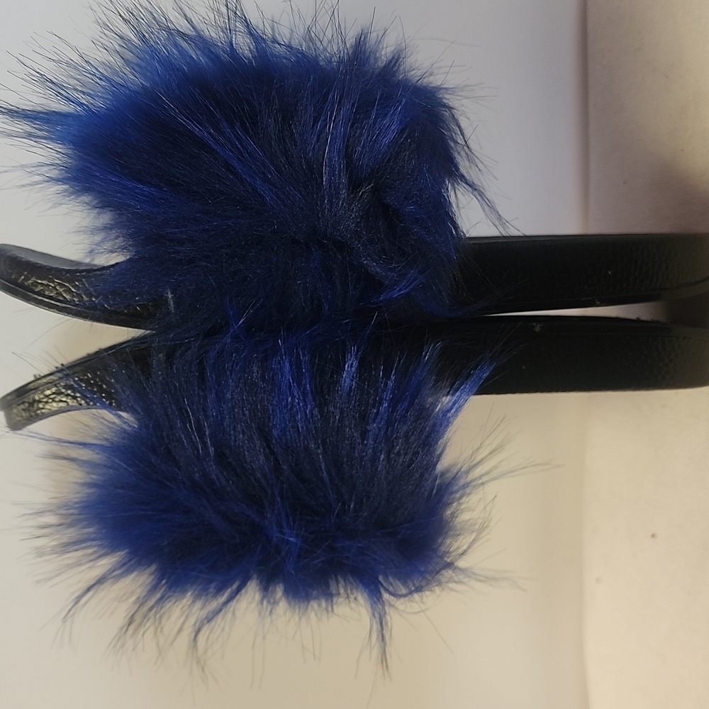 NIB. Set Of 2 Yellow and Blue Furry Slide Sandals. - Picture 9 of 12